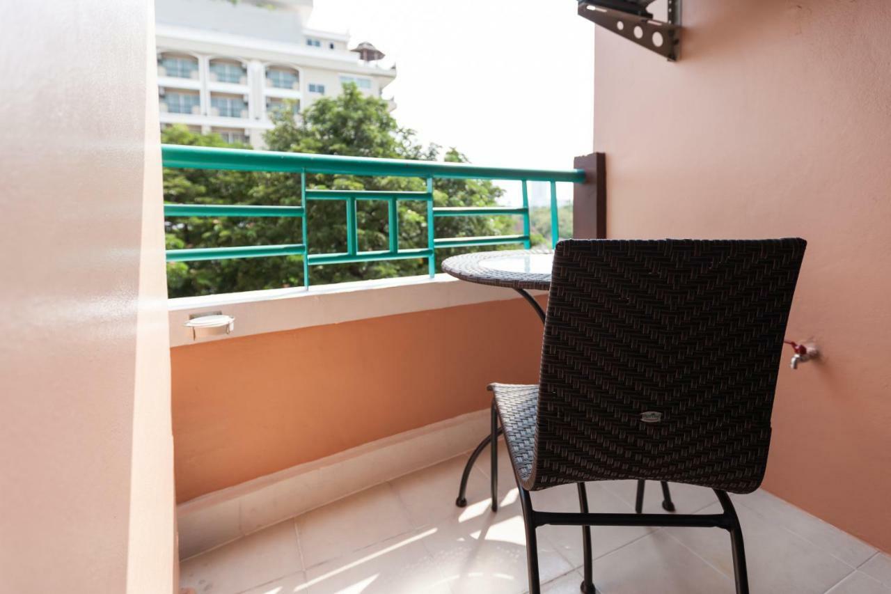 Vabua Asotel Bangkok Buitenkant foto