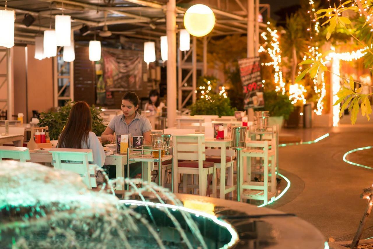 Vabua Asotel Bangkok Buitenkant foto